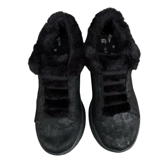 Bzees Golden Winter Bootie Size 6 Faux Fur Trim Cushioned Warm Ankle Boot - Picture 3 of 9